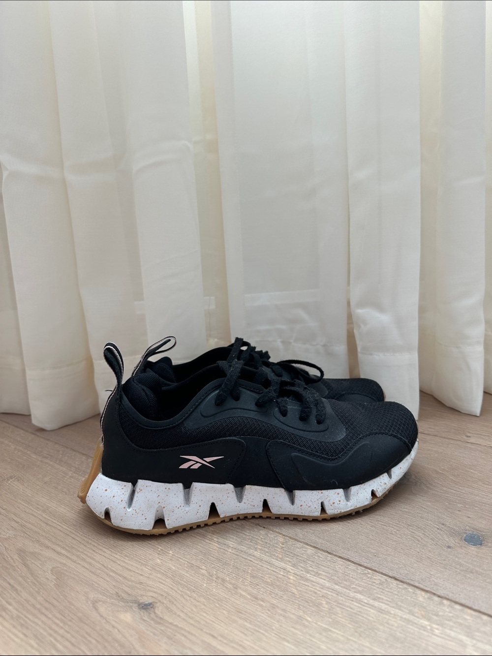 Reebok Kids Black Sneakers with Pink Logo and Speckled White Sole